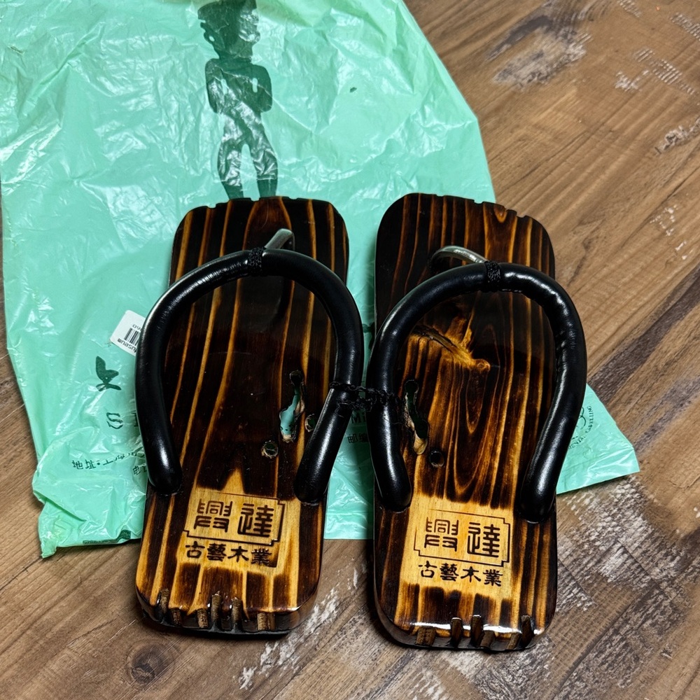 Japanese Wooden geta Sandals with Black Straps